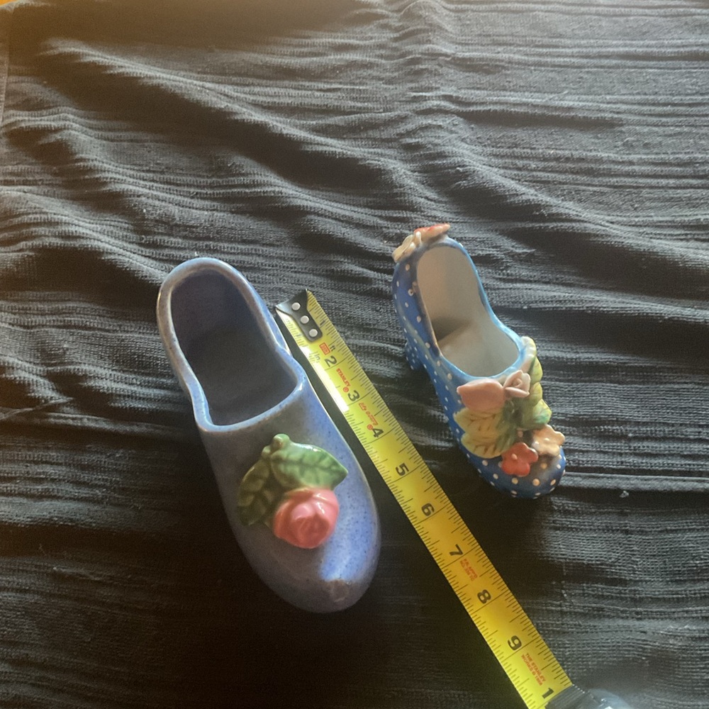 Ceramic shoe figurines with Floral Design